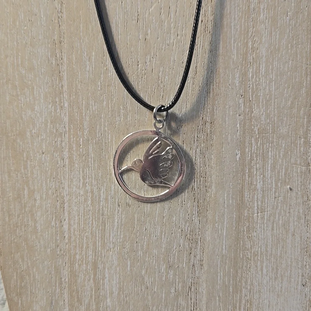 Chic Sterling Silver Humming Bird Necklace 1